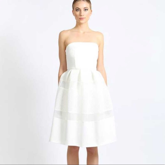 Elliatt Dresses & Skirts - Elliatt White Strapless Dress Size Small